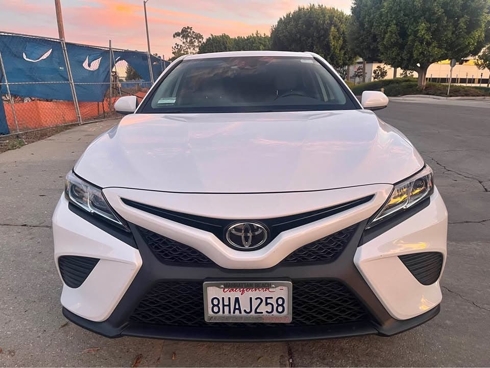 2019 Toyota camry - Image 1